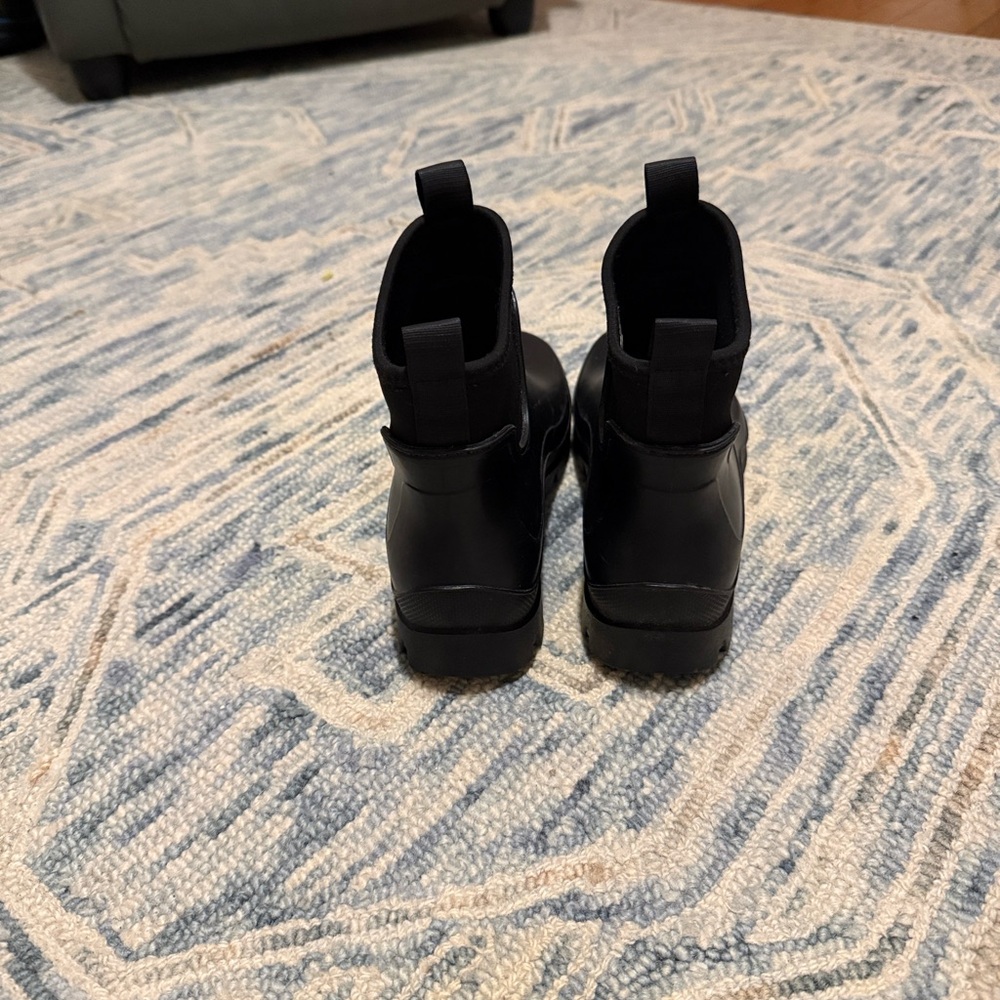 Women's Mona Rain Boots - Universal Thread Black Sz 8 Waterproof Ankle Pull-up - Picture 5 of 9